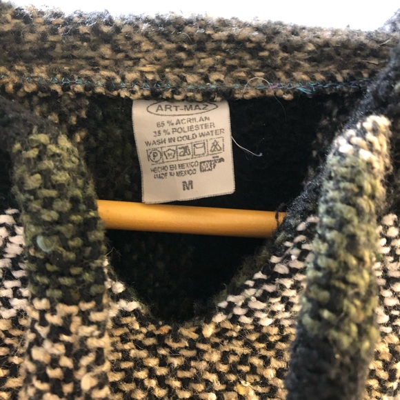 Poncho - Picture 2 of 3